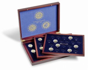 (MAT01.Cofméd&écr.Cof.341810) 2 euro commemorative coins 2007, 2009 & 2012 (inside) (zoom)