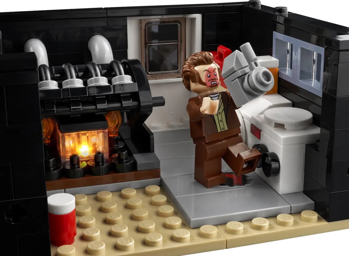 (Lego.Ideas.21330) LEGO Ideas - Home Alone (cellar) (zoom)
