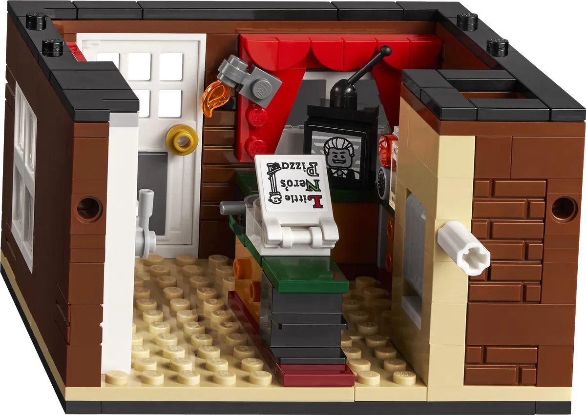 (Lego.Ideas.21330) LEGO Ideas - Home Alone (inside home) (zoom)
