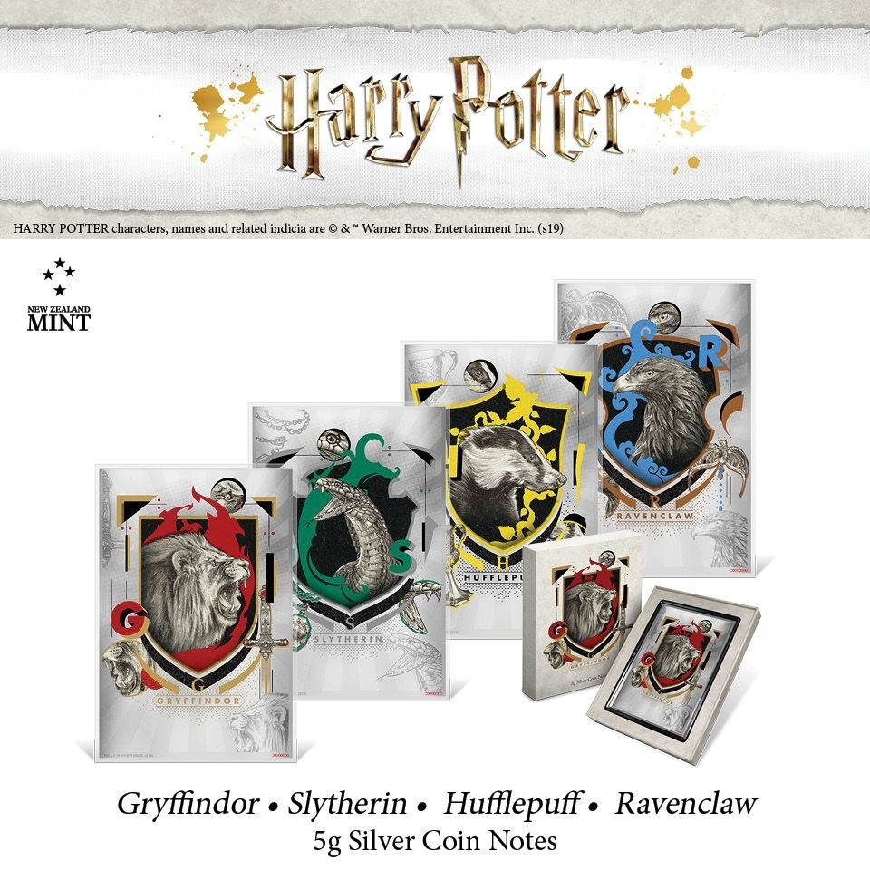 Niue HARRY POTTER Hogwarts House Banners (shop illustration) (zoom)
