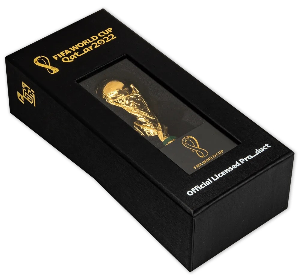 (OA00.Obj.Art.2022.2) FIFA World Cup, Qatar 2022 (1 ounce Au trophy replica) (packaging) (zoom)