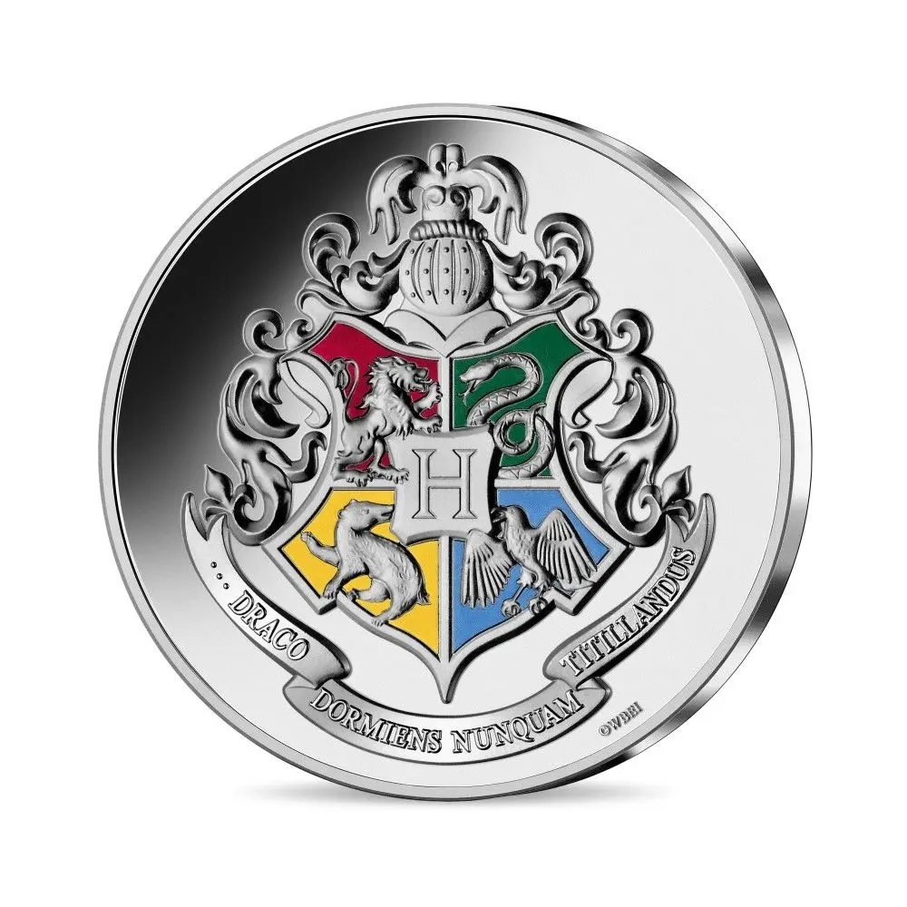 (EUR07.Unc.2022.10041369390005) 10 euro France 2022 silver - Harry Potter (Coat of arms of Hogwarts) Obverse (zoom)