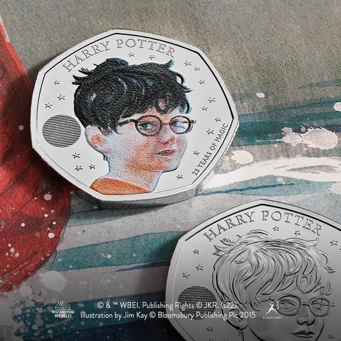 (W185.50.P.2022.UK22HPSP) UK 50 Pence Harry Potter 2022 - Proof silver (blog illustration) (zoom)