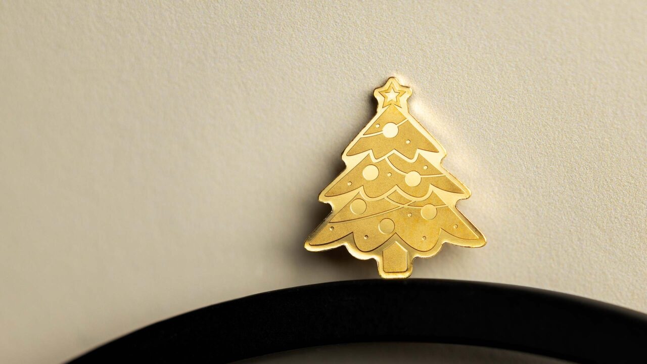 (W168.1.1.D.n.d._2023_.30398) Palau 1 $ Christmas Tree (2023) - Silk finish gold (blog illustration) (zoom)