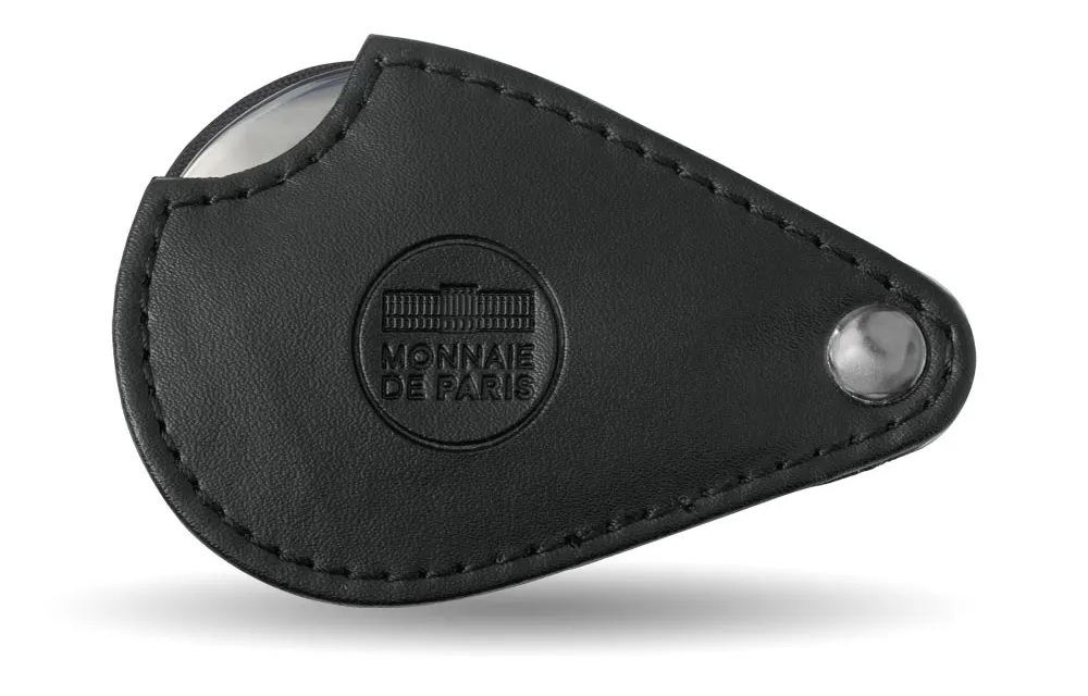 (MAT.MDP.Magnifier.10081366650000) Monnaie de Paris magnifier 3 x magnification with leather pouch (closed) (zoom)