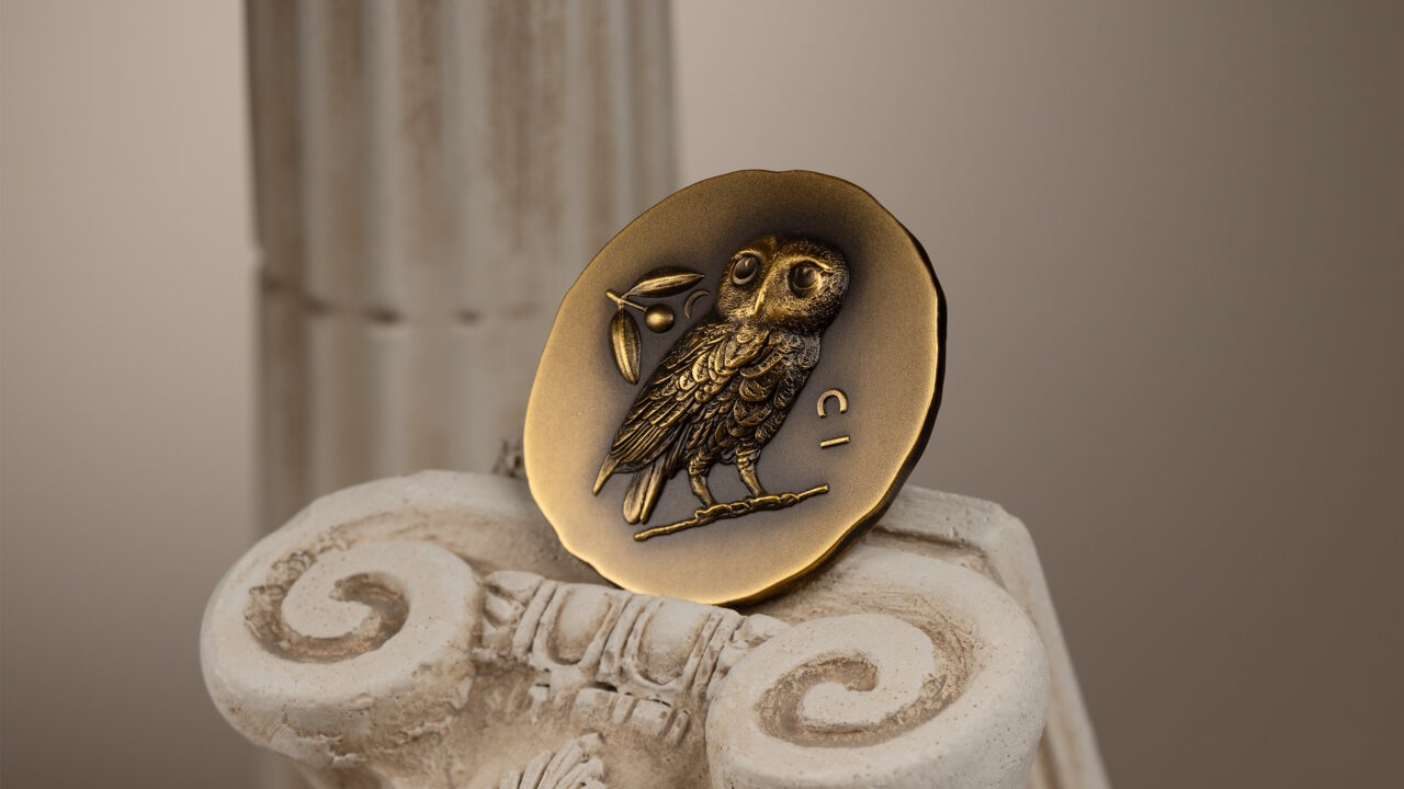 (W099.250.D.2023.30309) 250 Dollars Cook Islands 2023 1 ounce Antique gold - Athena s Owl (blog illustration) (zoom)