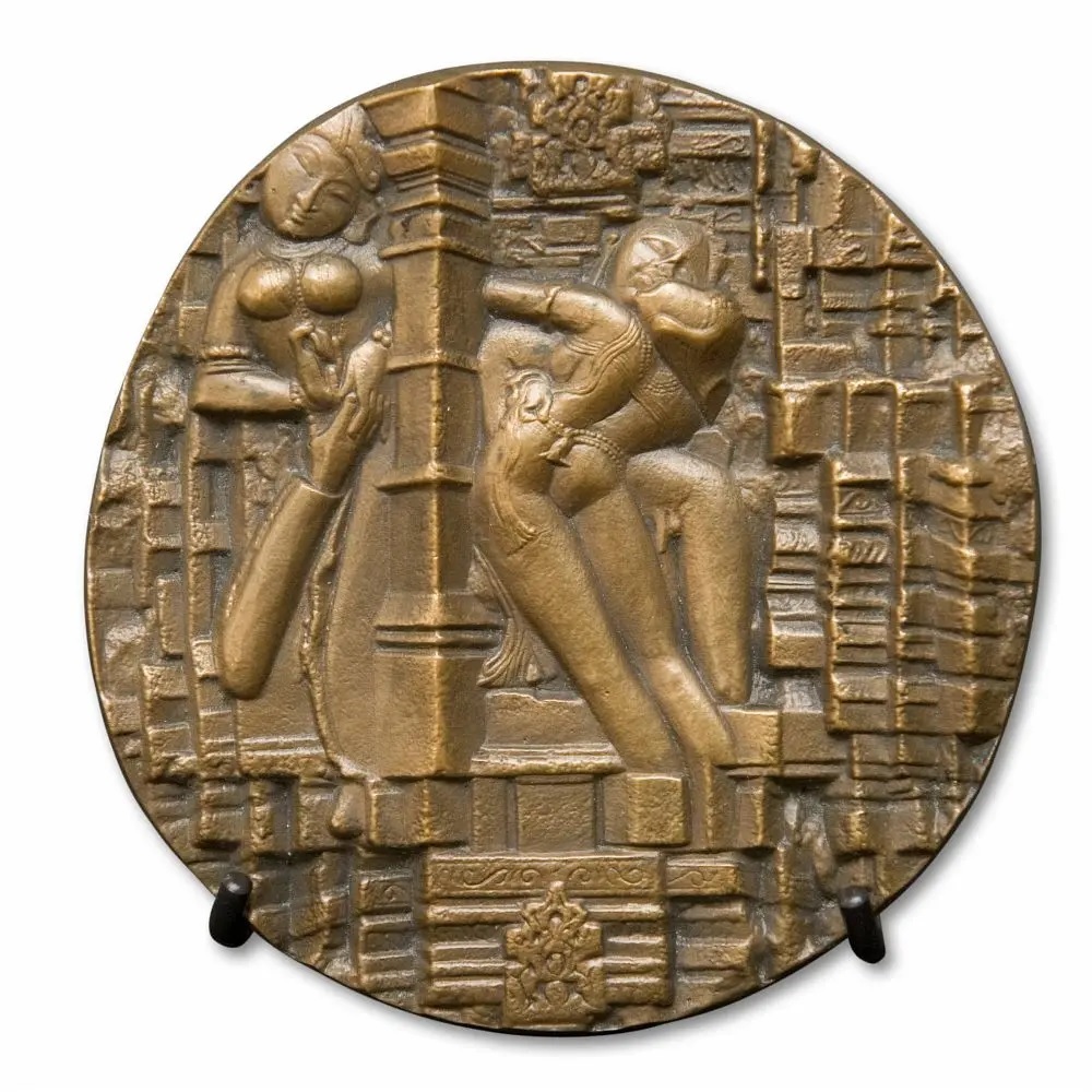 (FMED.Méd.MdP.CuSn.10030628030000) Bronze medal - Khajurāho, Temples of Love, by Thérèse Dufresne Obverse (zoom)