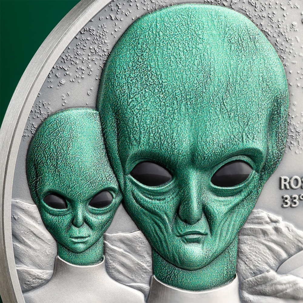 (W036.2000.CFA.2024.2.oz.Ag.2) 2000 Francs CFA Cameroon 2024 2 oz Antique silver - Roswell UFO Incident (zoom)
