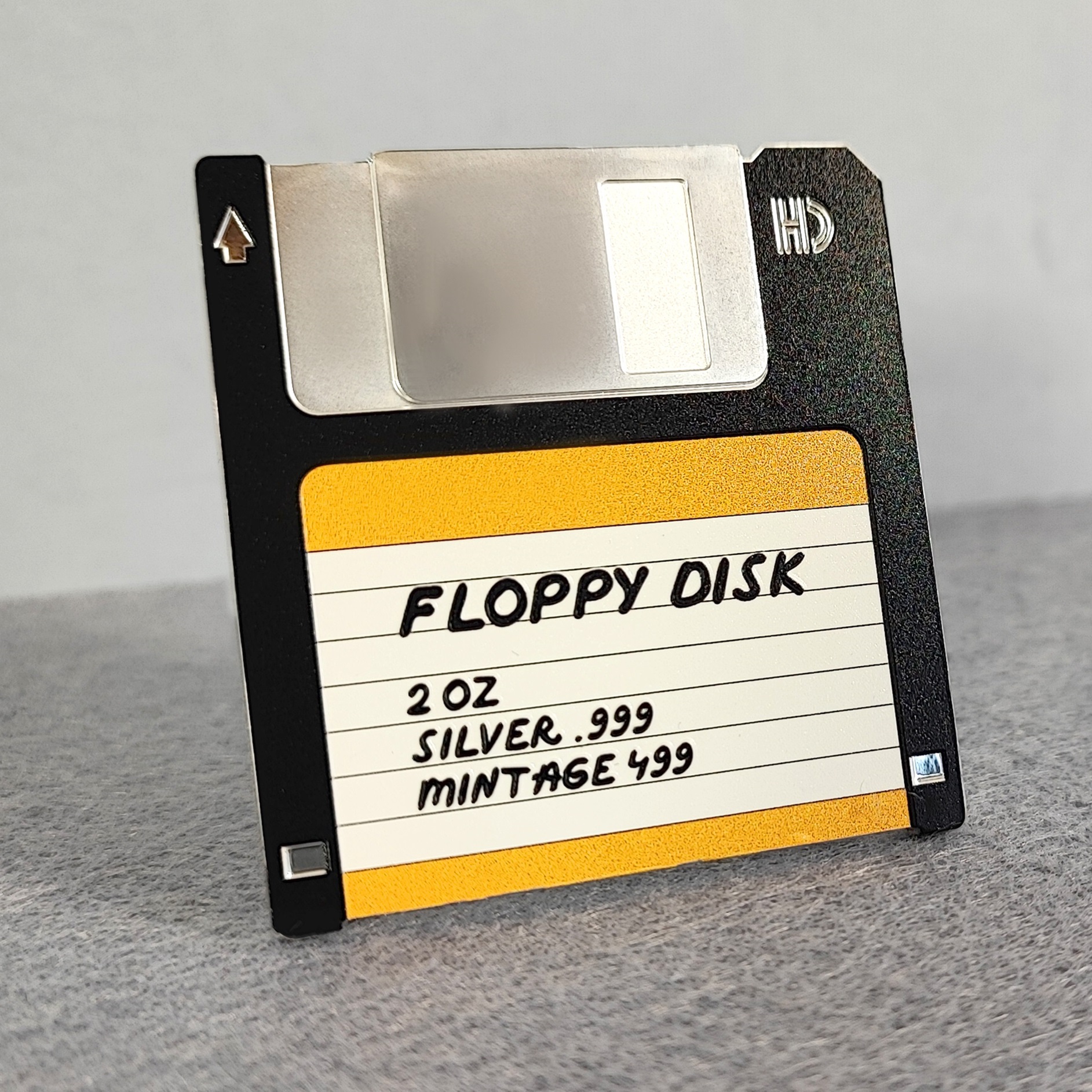(W160.2.D.2024.2.oz.Ag.2) 2 Dollars Niue 2024 2 oz Silk finish silver - Floppy disk (coloured) (blog) (zoom)