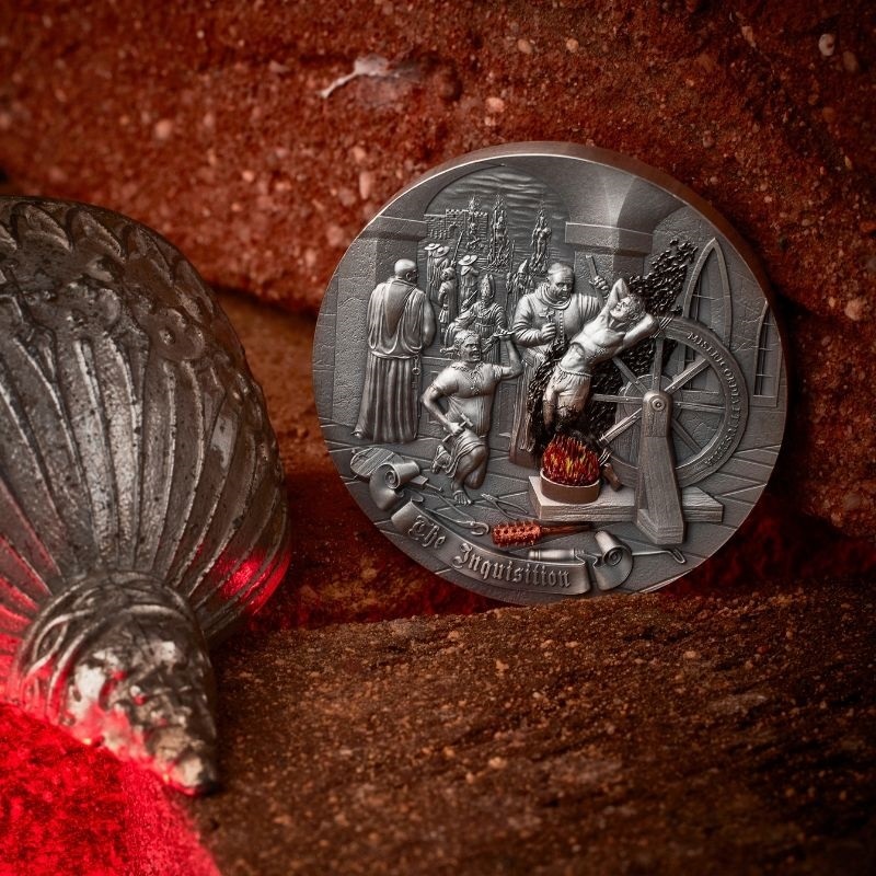 (W160.5.D.2023.4) Niue 5 Dollars Inquisition 2023 - Antique silver (blog illustration) (zoom)