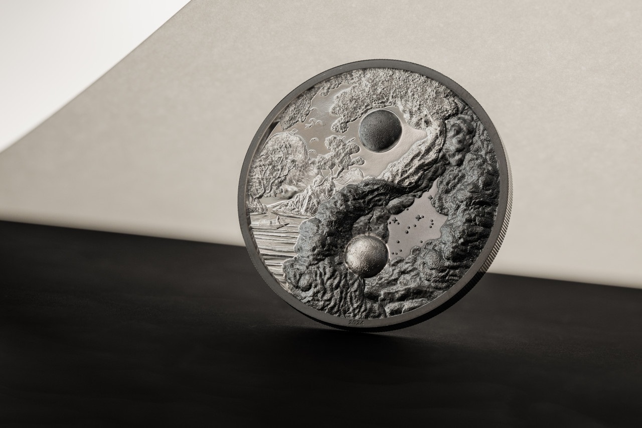 (W168.1.5.D..2024.30777) Palau 5 $ Yin and Yang 2024 - Black Proof silver (blog illustration) (zoom)