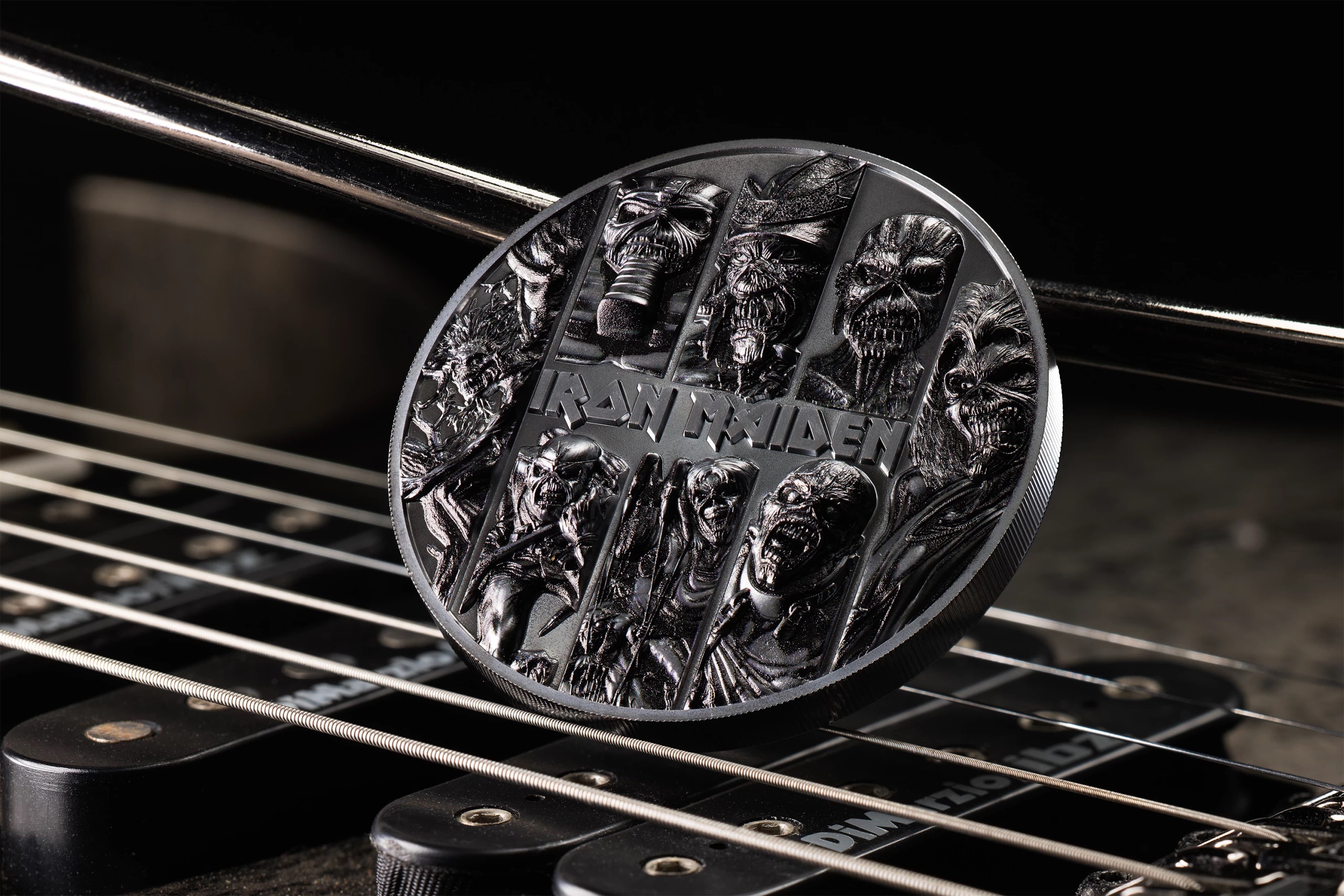 (W099.20.D.2024.30815) Cook Islands 20 Dollars Eddie Collection Iron Maiden 2024 - Black Proof silver (blog illustration) (zoom)