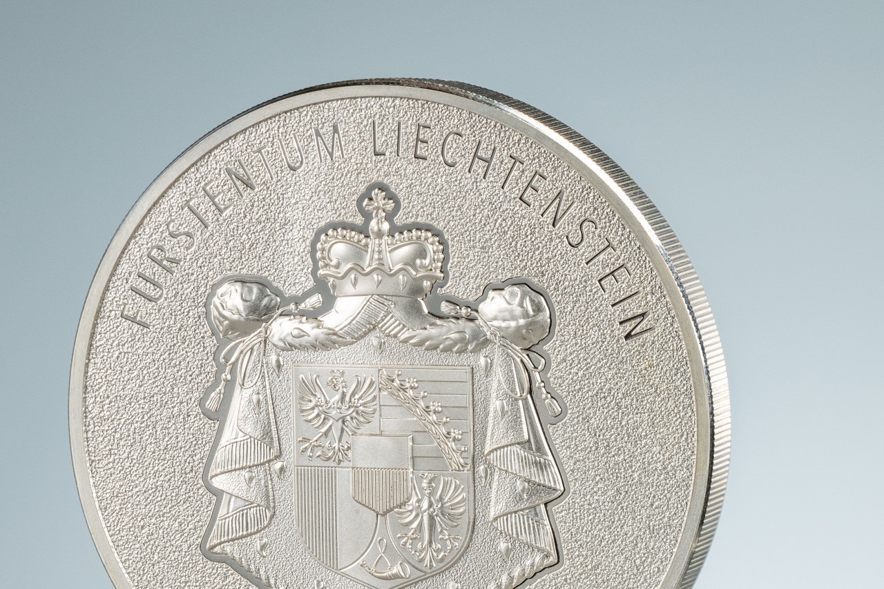 (W132.10.F.2024.30865) Liechtenstein 10 Franken Swiss Franc 2024 - Silk finish Ag Obverse (blog) (zoom)